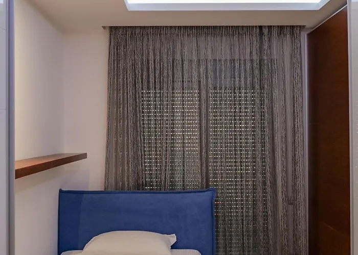 The View Luxury Center *