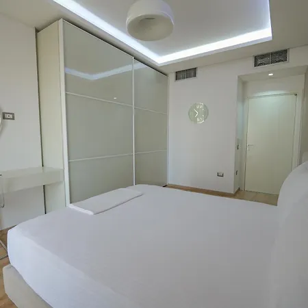 The View Luxury Center Apartment
