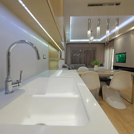 The View Luxury Center Apartment