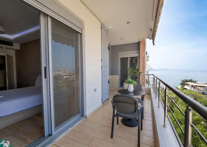 The View Luxury Center * Sarandë