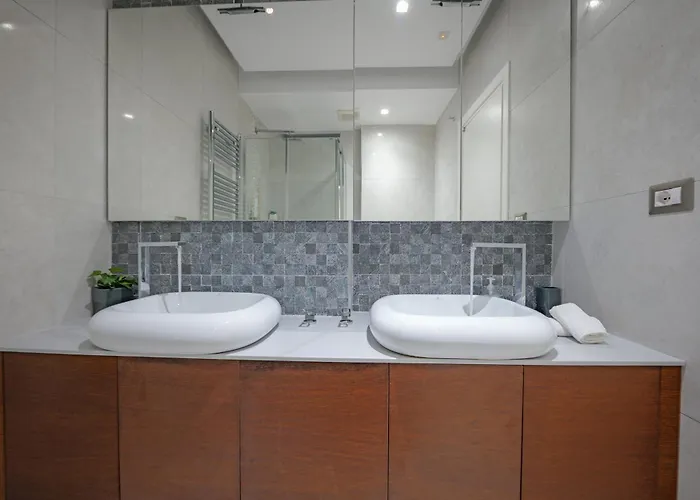 The View Luxury Center * Sarandë